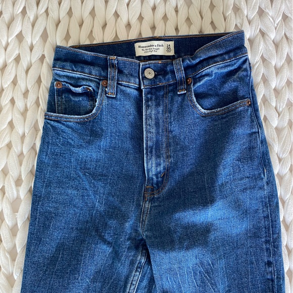 Abercrombie and Fitch 90s straight slim jeans - Picture 2 of 4